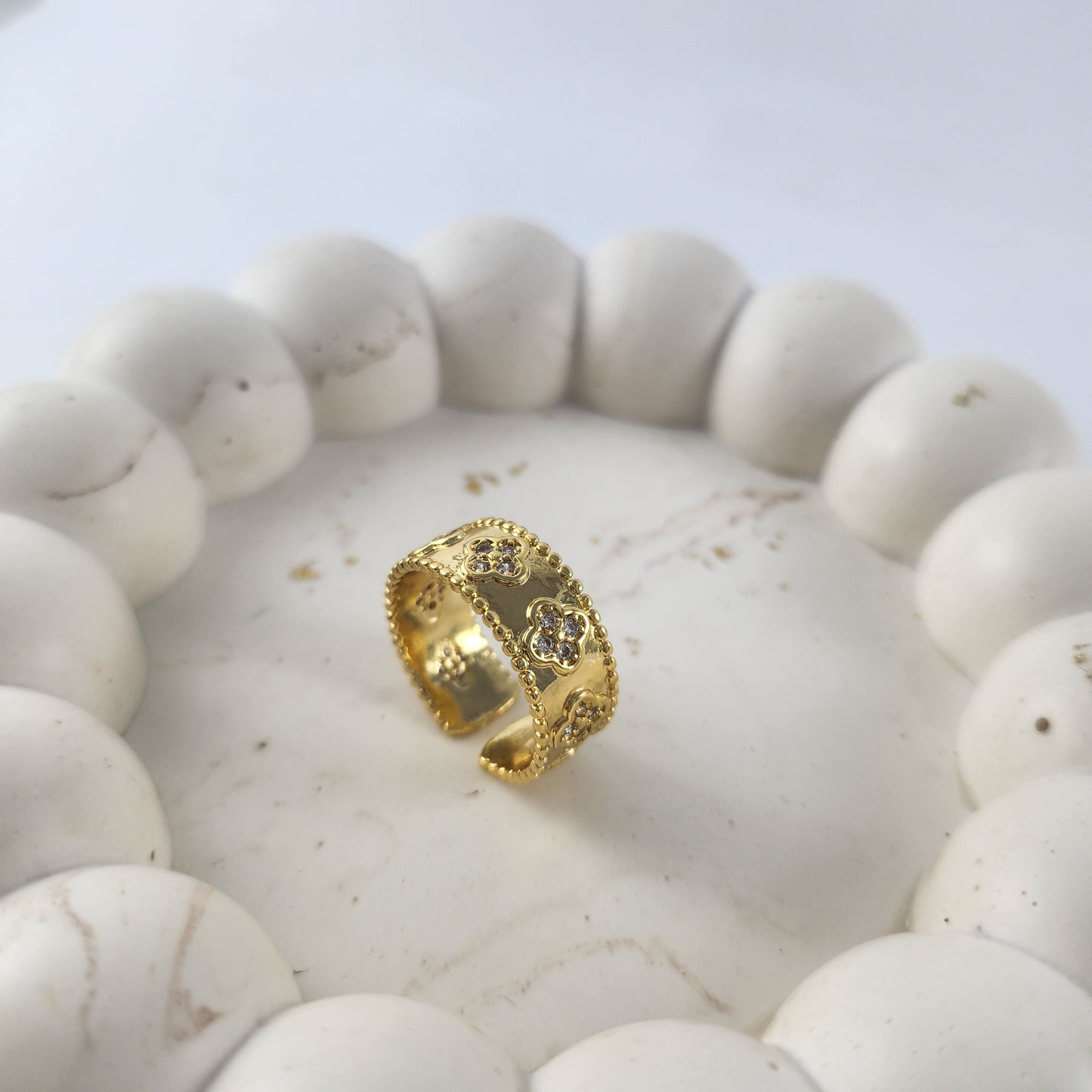 Clover Ring