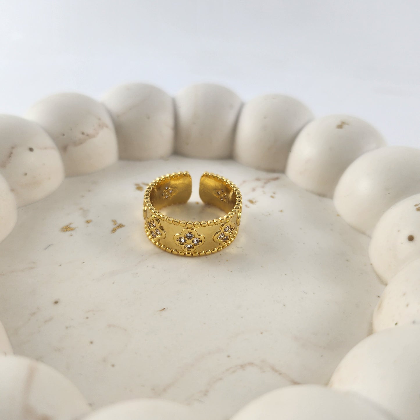 Clover Ring