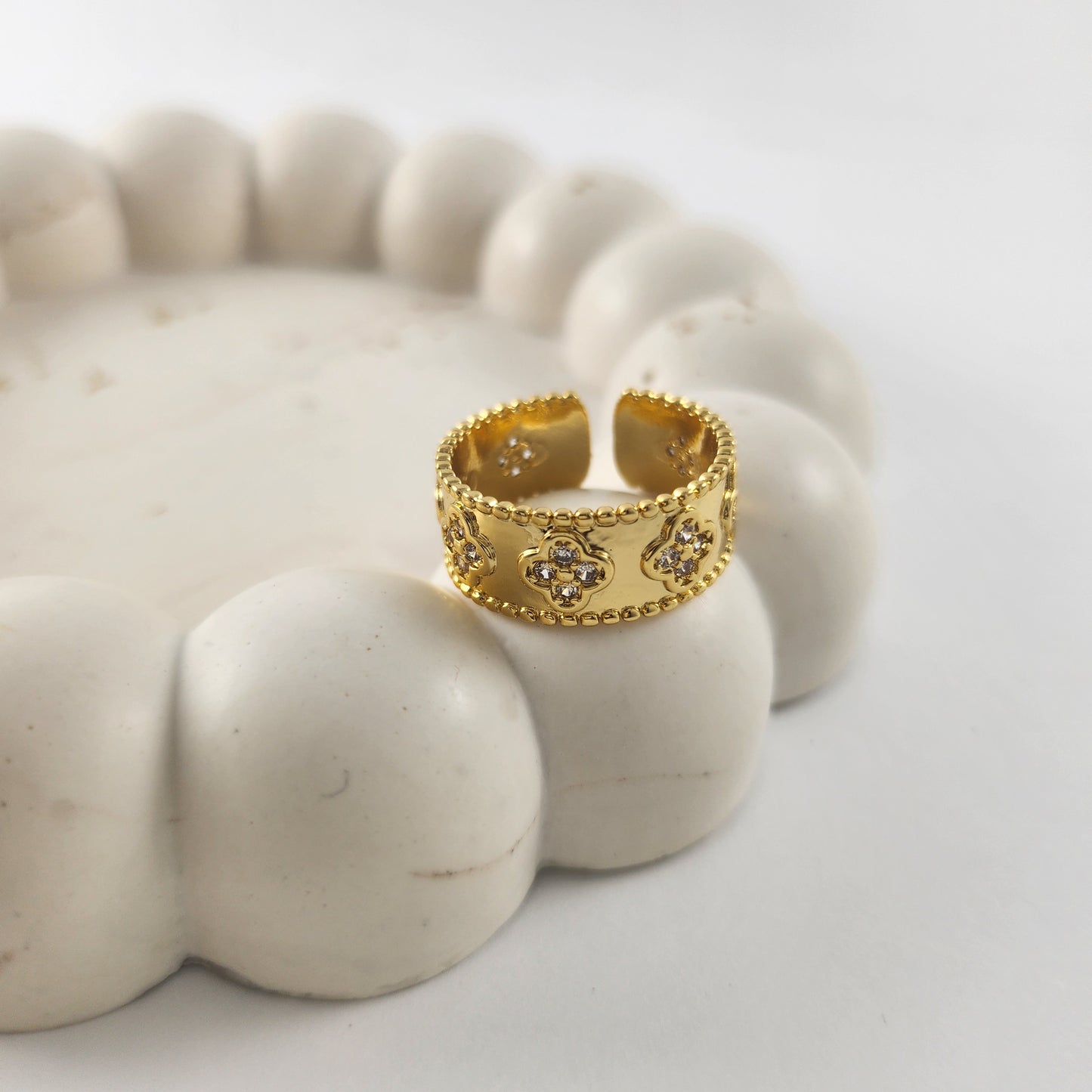 Clover Ring