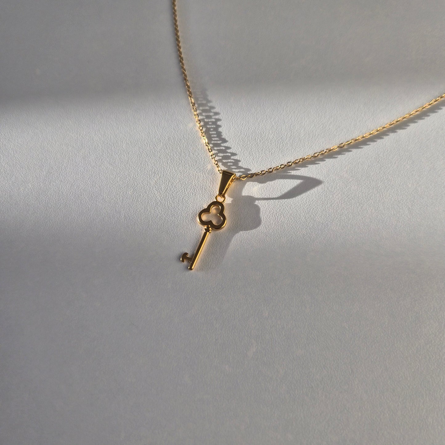 Clé Necklace