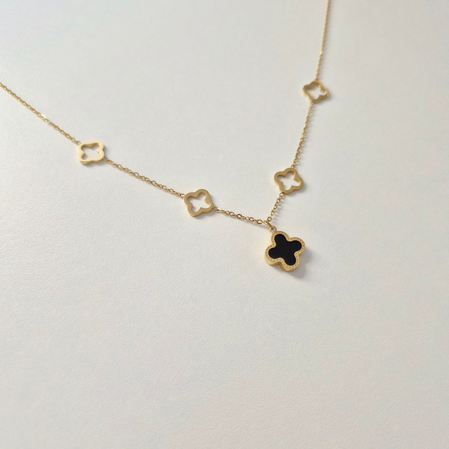 Hollow Clover Necklace