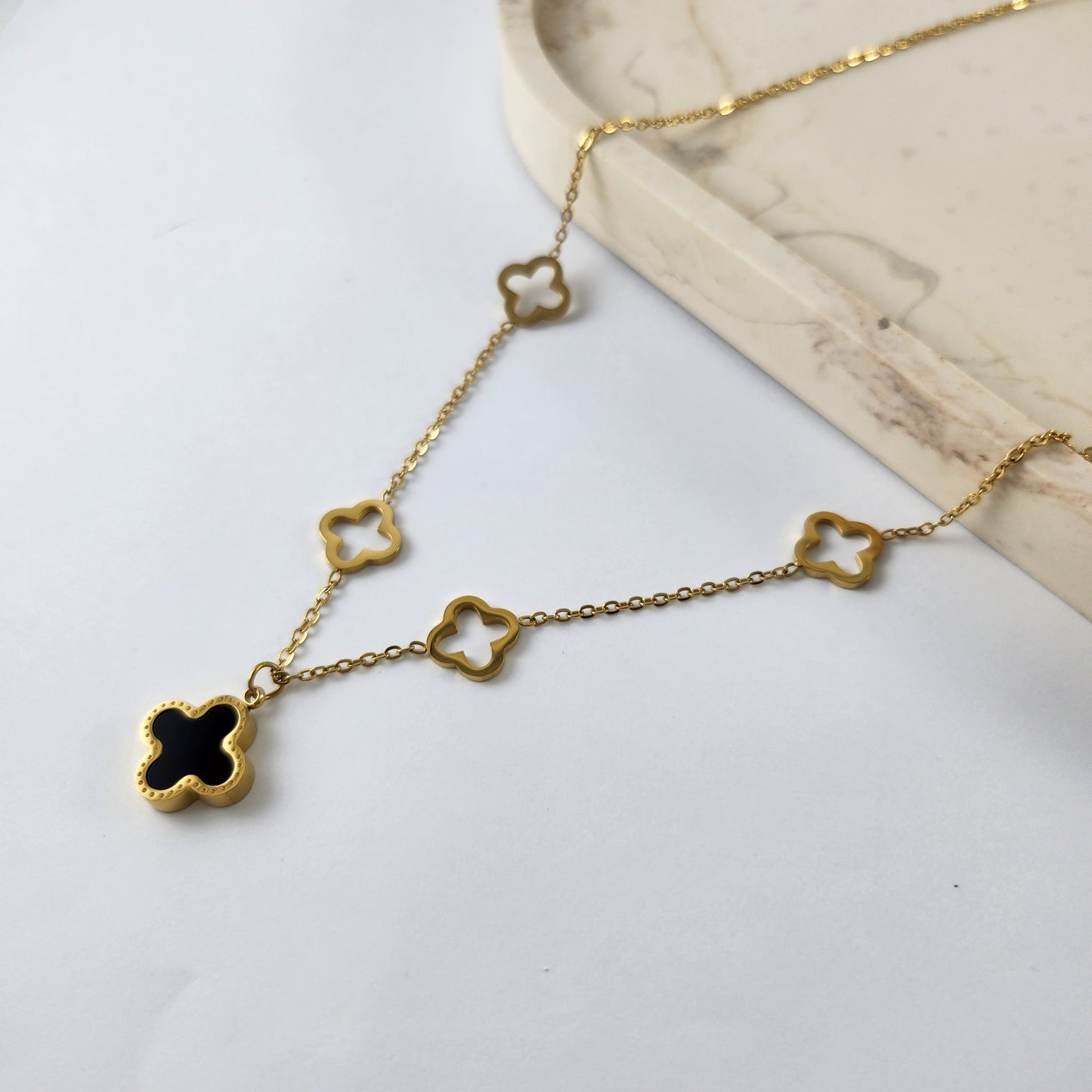 Hollow Clover Necklace