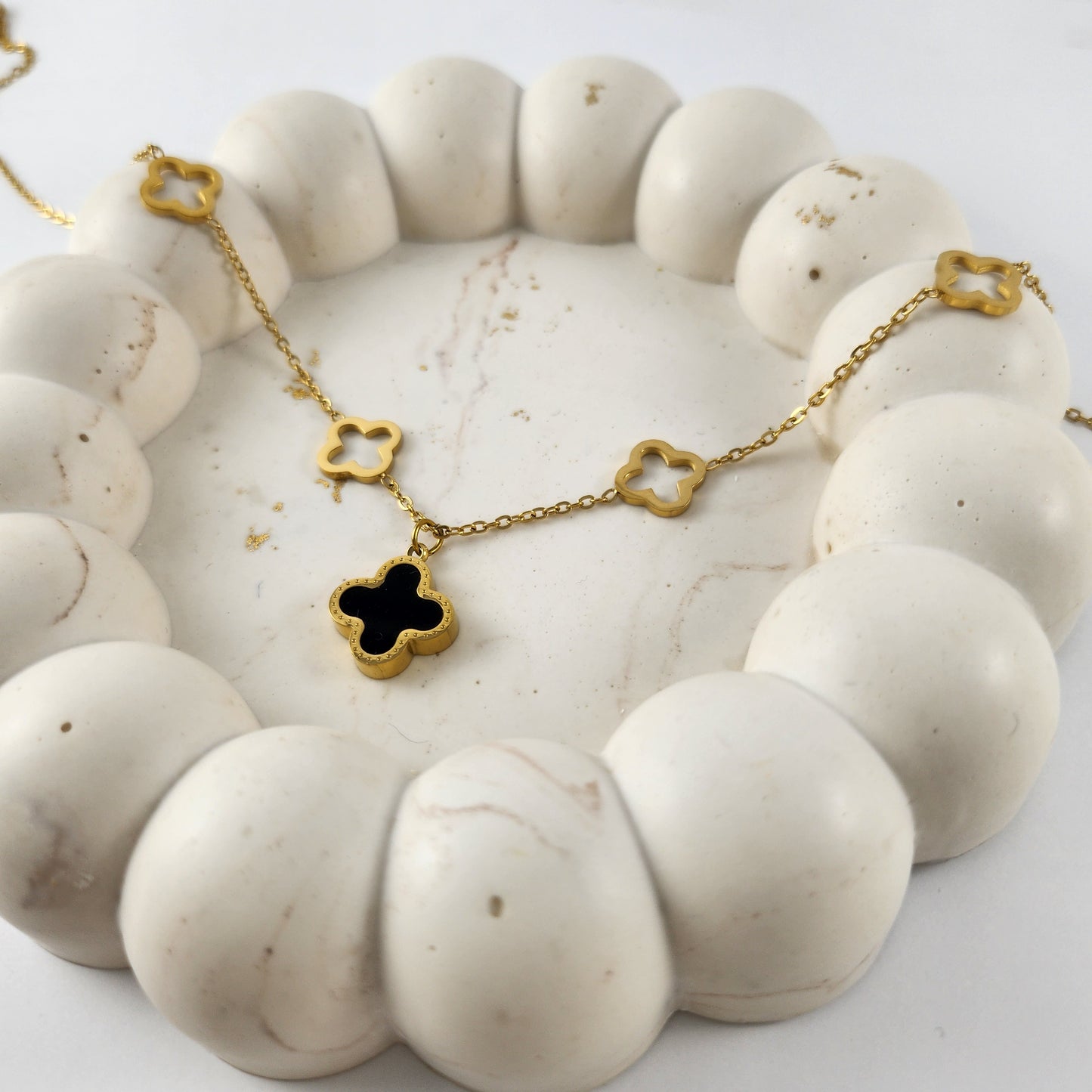 Hollow Clover Necklace