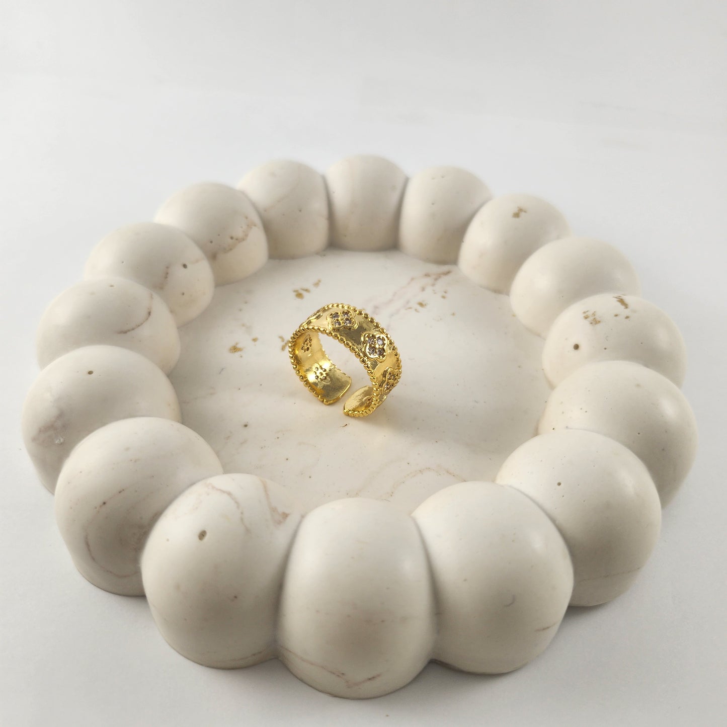 Clover Ring