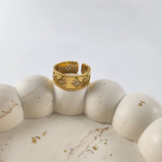 Clover Ring