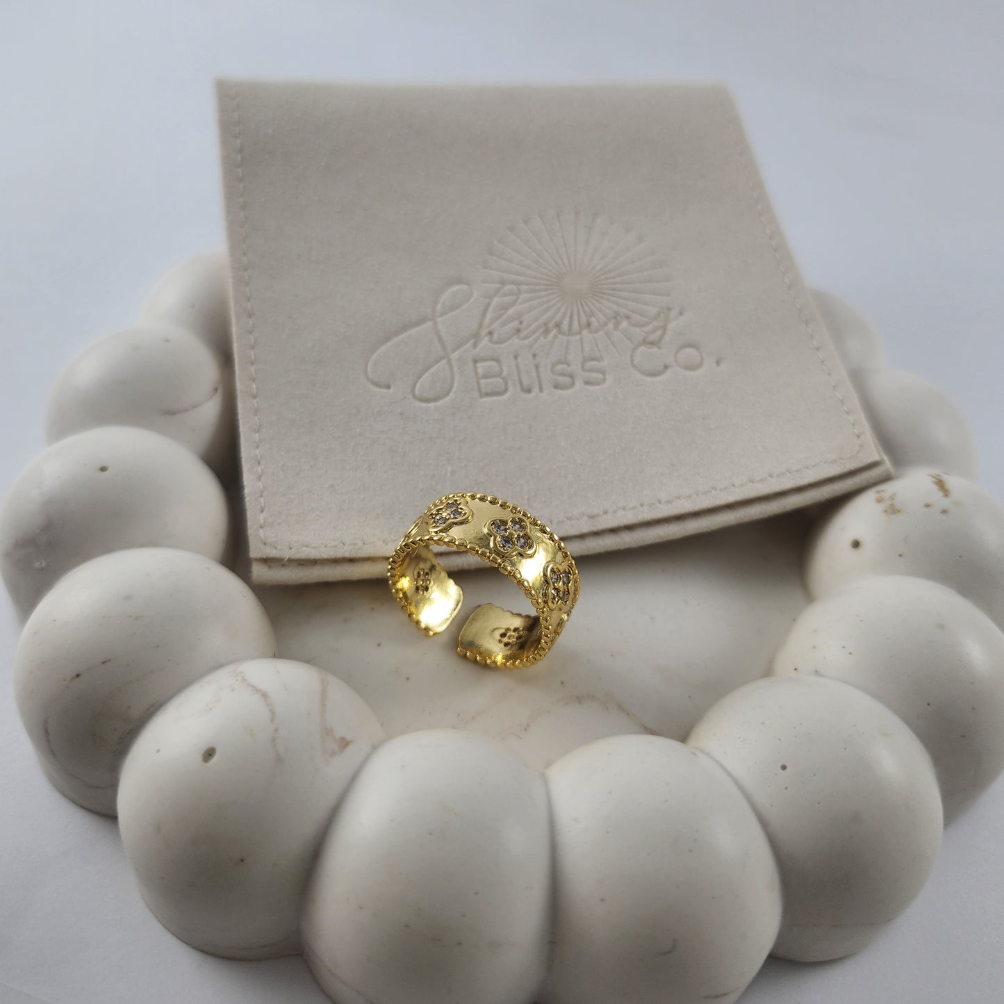 Clover Ring