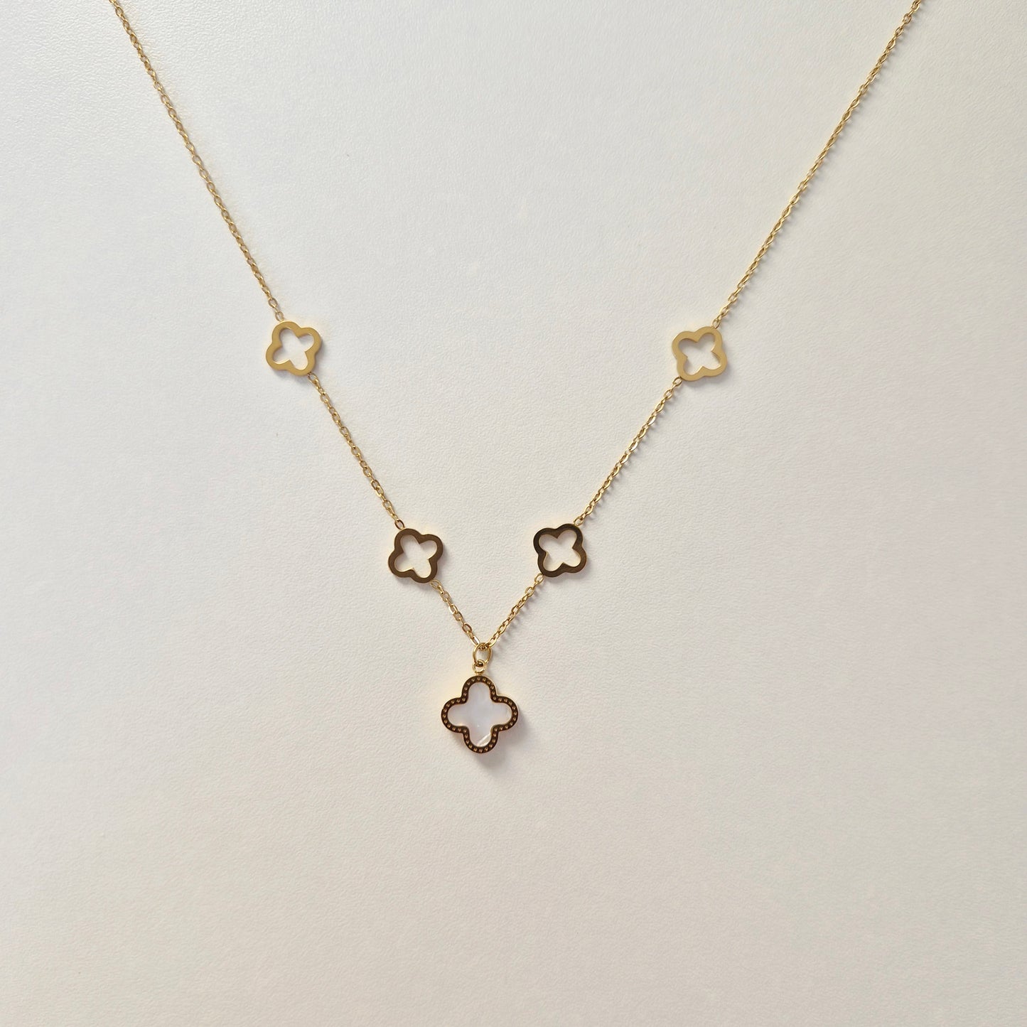 Hollow Clover Necklace