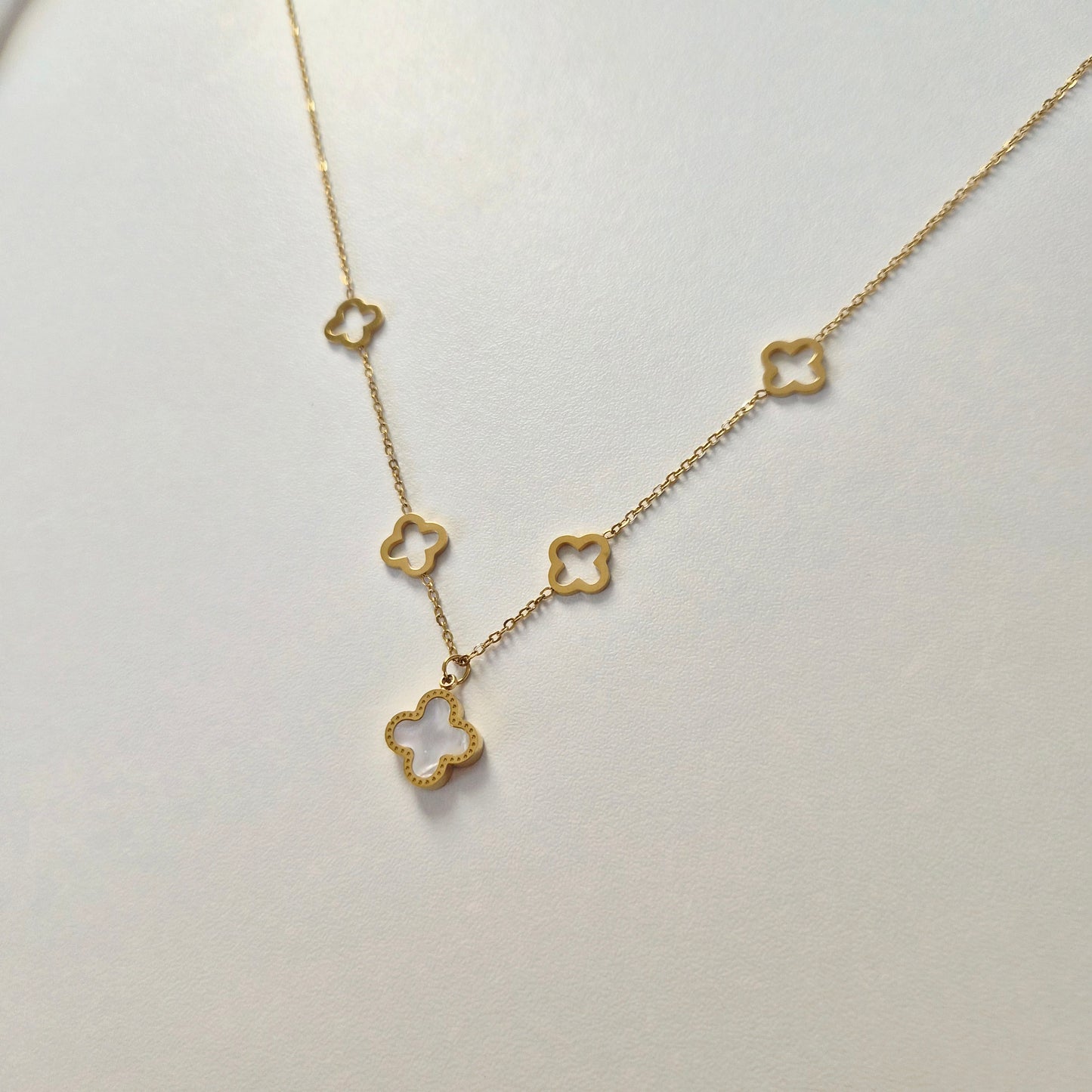 Hollow Clover Necklace