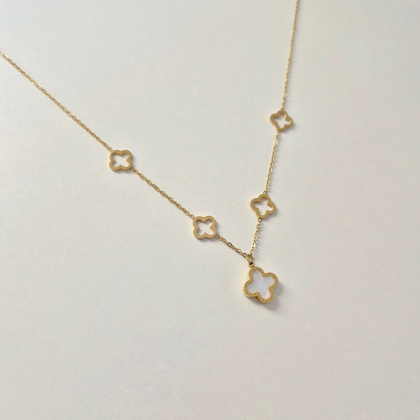Hollow Clover Necklace