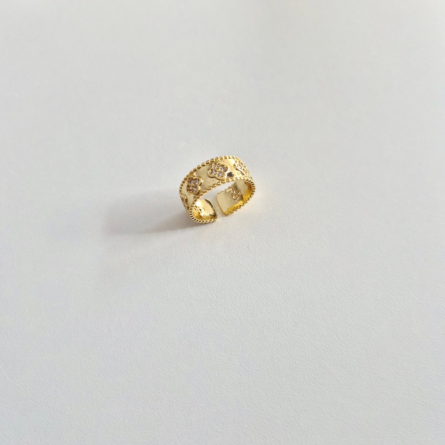 Clover Ring