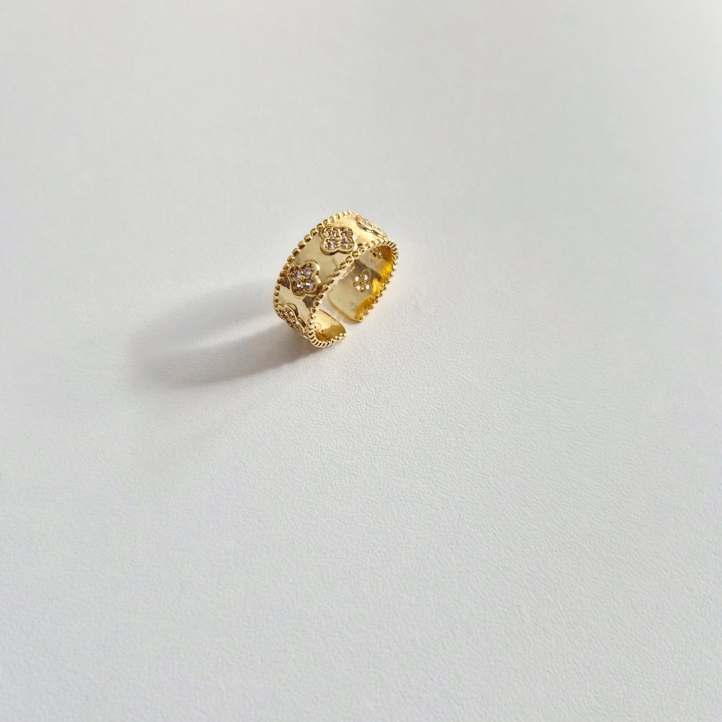 Clover Ring